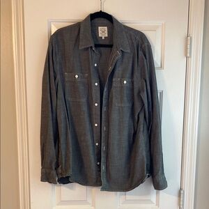 Men’s gray large True Craft button up long sleeve shirt